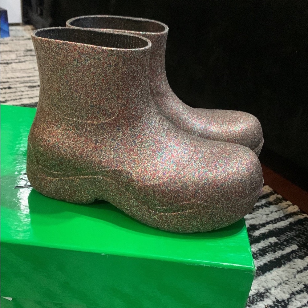 Authentic Bottega Veneta rain boot